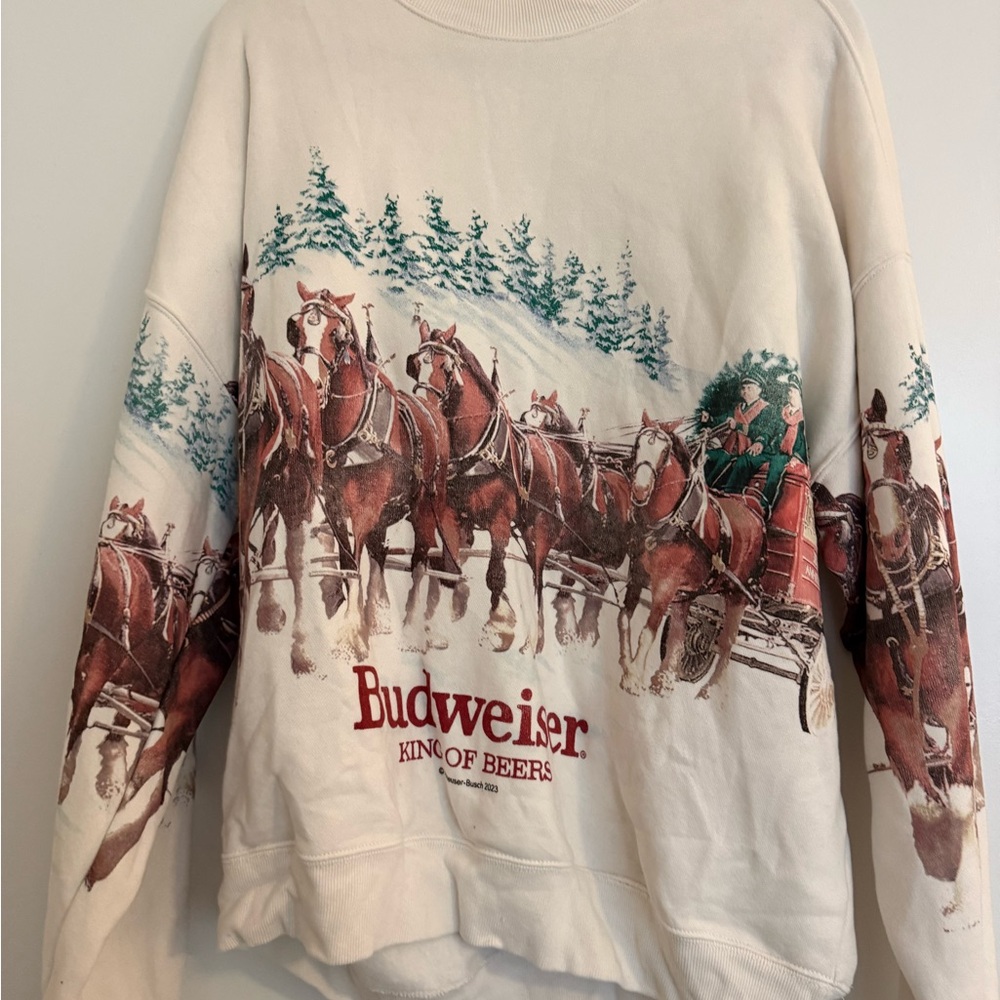 Abercrombie Budweiser Cream Sweater with Horse and Carriage Design Size L